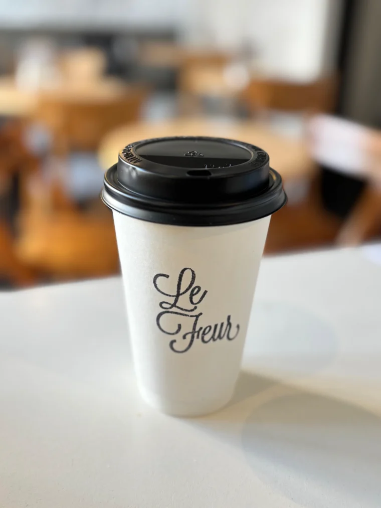 Café grande + medialuna
